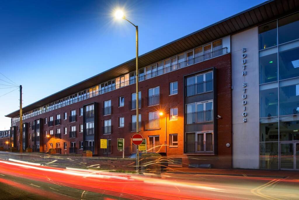 Luxury City Apartment Underground Parking 5* Belfast Extérieur photo
